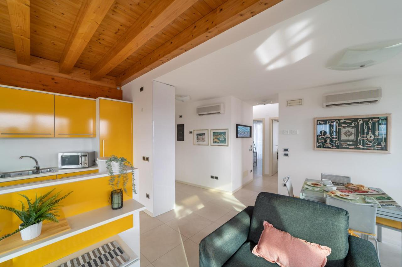 Residenza Ore Felici Lignano Sabbiadoro Exteriör bild