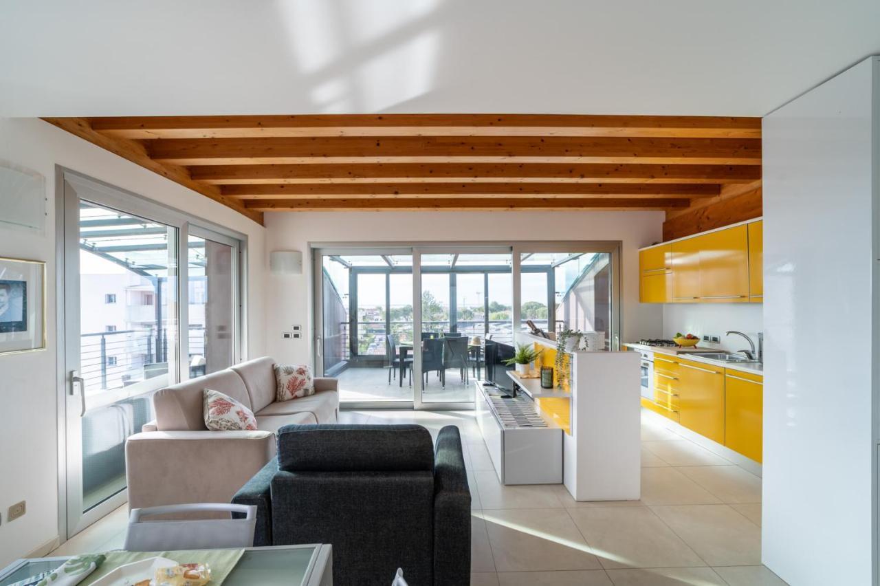 Residenza Ore Felici Lignano Sabbiadoro Exteriör bild