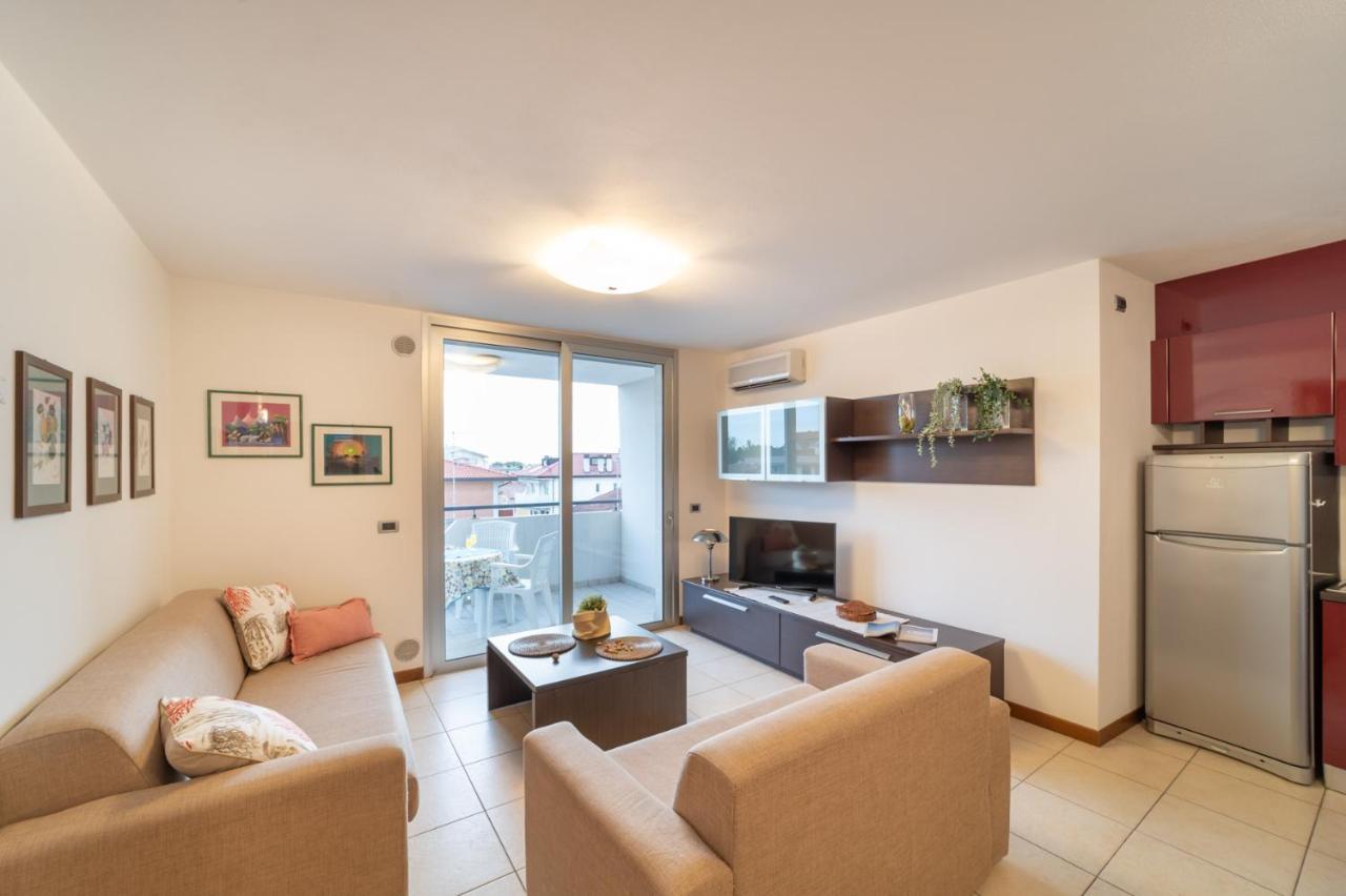 Residenza Ore Felici Lignano Sabbiadoro Exteriör bild