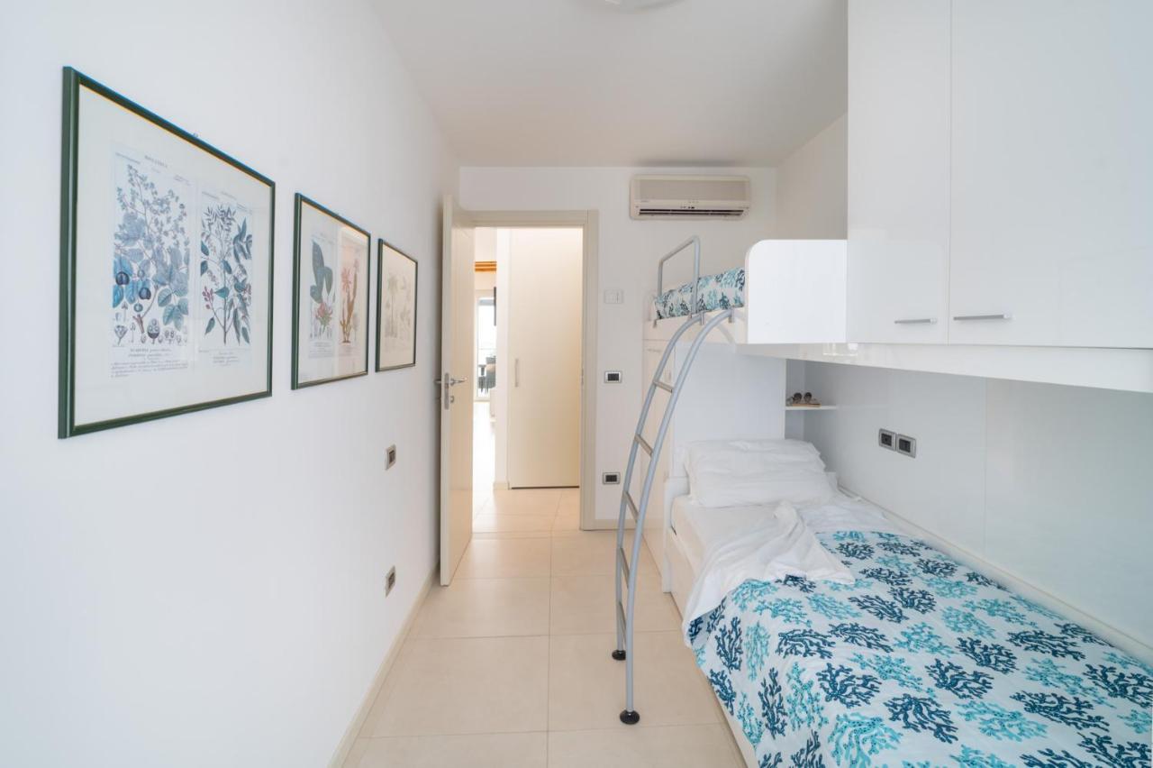 Residenza Ore Felici Lignano Sabbiadoro Exteriör bild