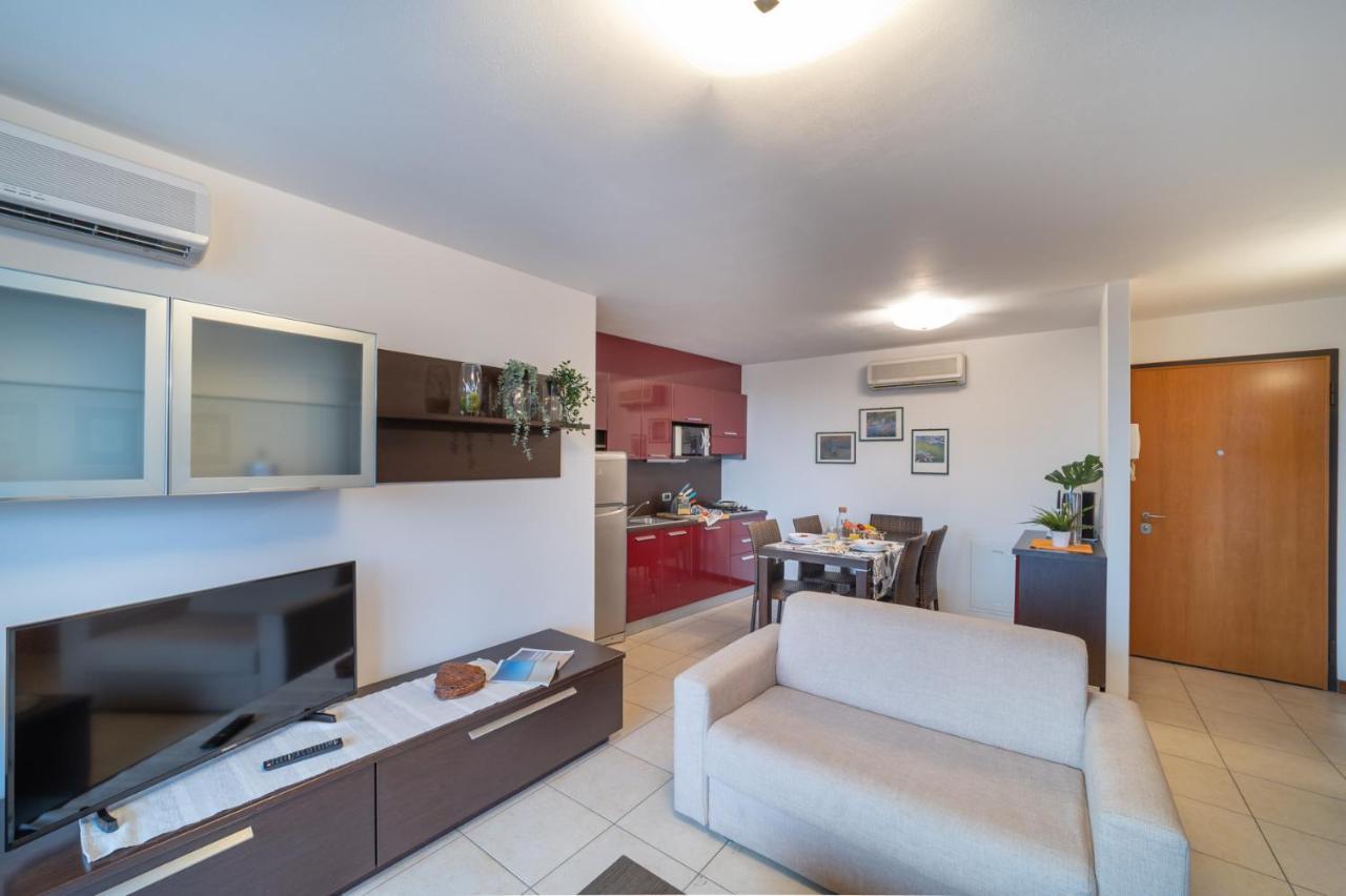 Residenza Ore Felici Lignano Sabbiadoro Exteriör bild