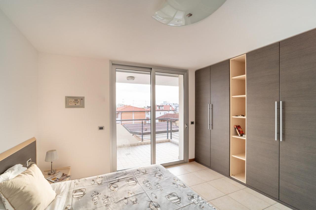 Residenza Ore Felici Lignano Sabbiadoro Exteriör bild