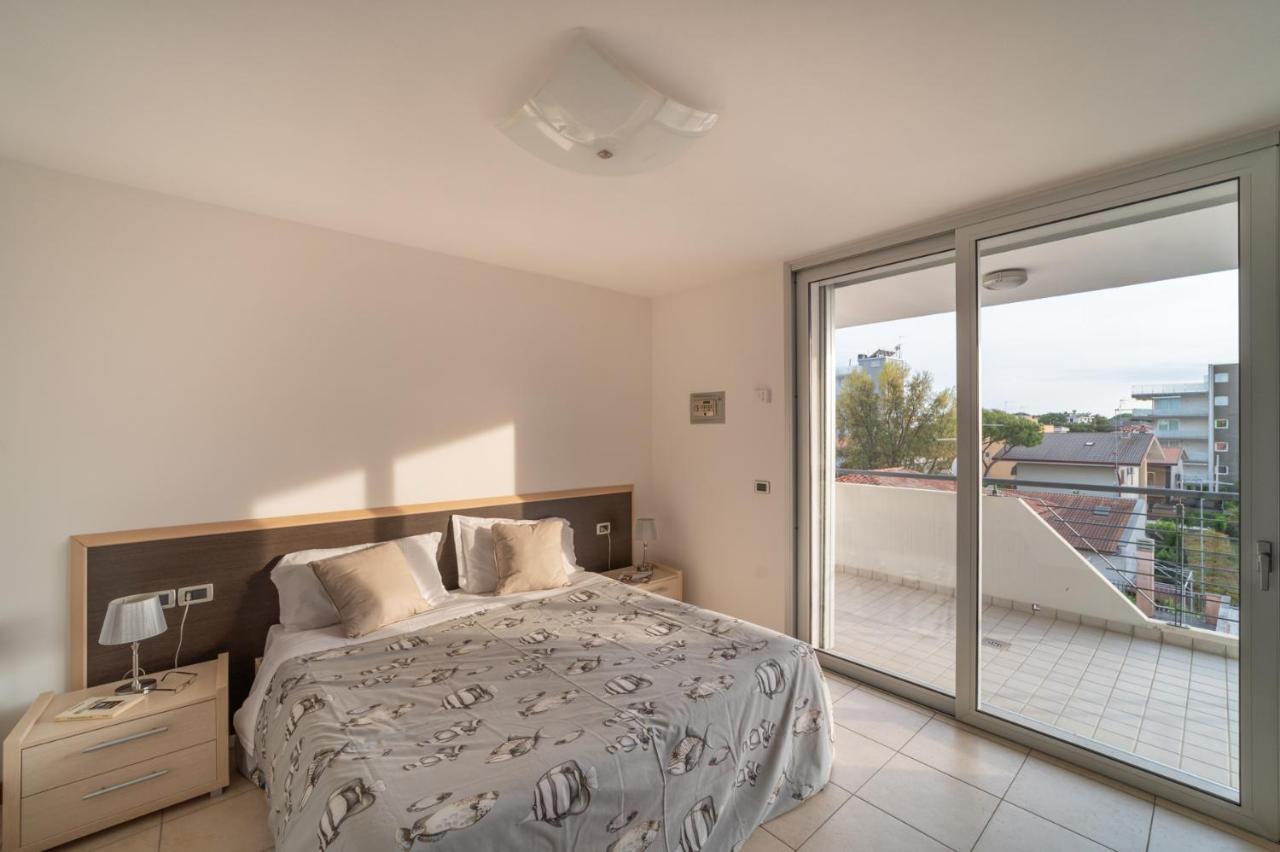 Residenza Ore Felici Lignano Sabbiadoro Exteriör bild
