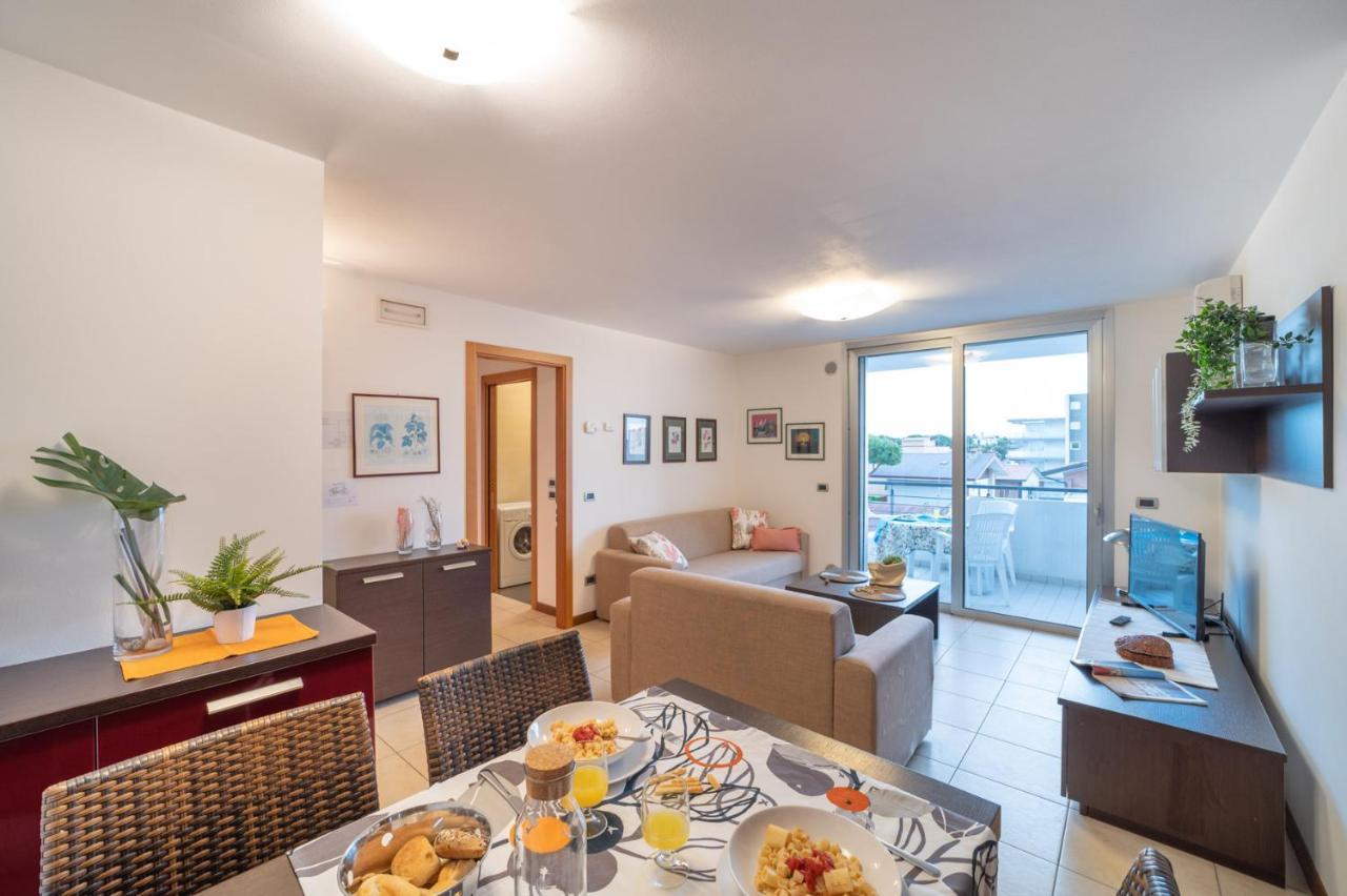 Residenza Ore Felici Lignano Sabbiadoro Exteriör bild