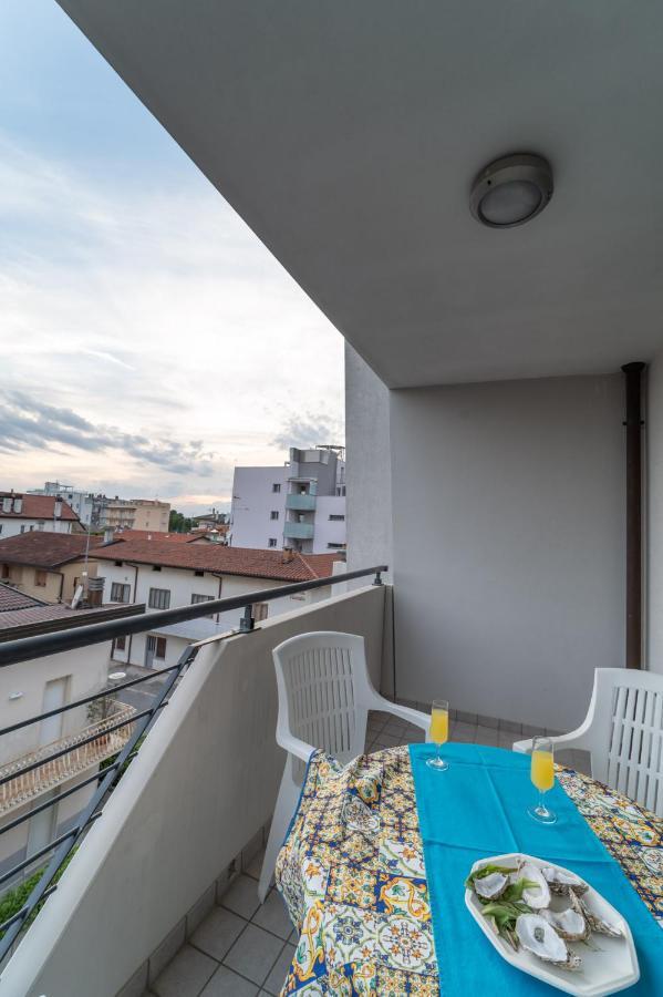 Residenza Ore Felici Lignano Sabbiadoro Exteriör bild