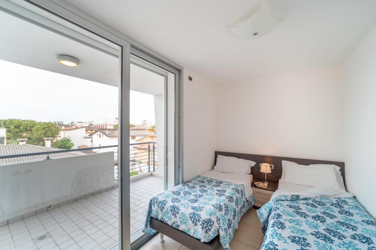 Residenza Ore Felici Lignano Sabbiadoro Exteriör bild