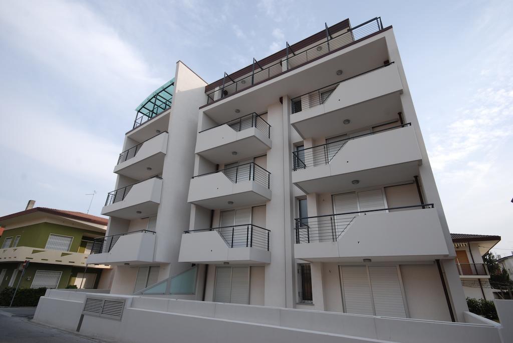 Residenza Ore Felici Lignano Sabbiadoro Exteriör bild