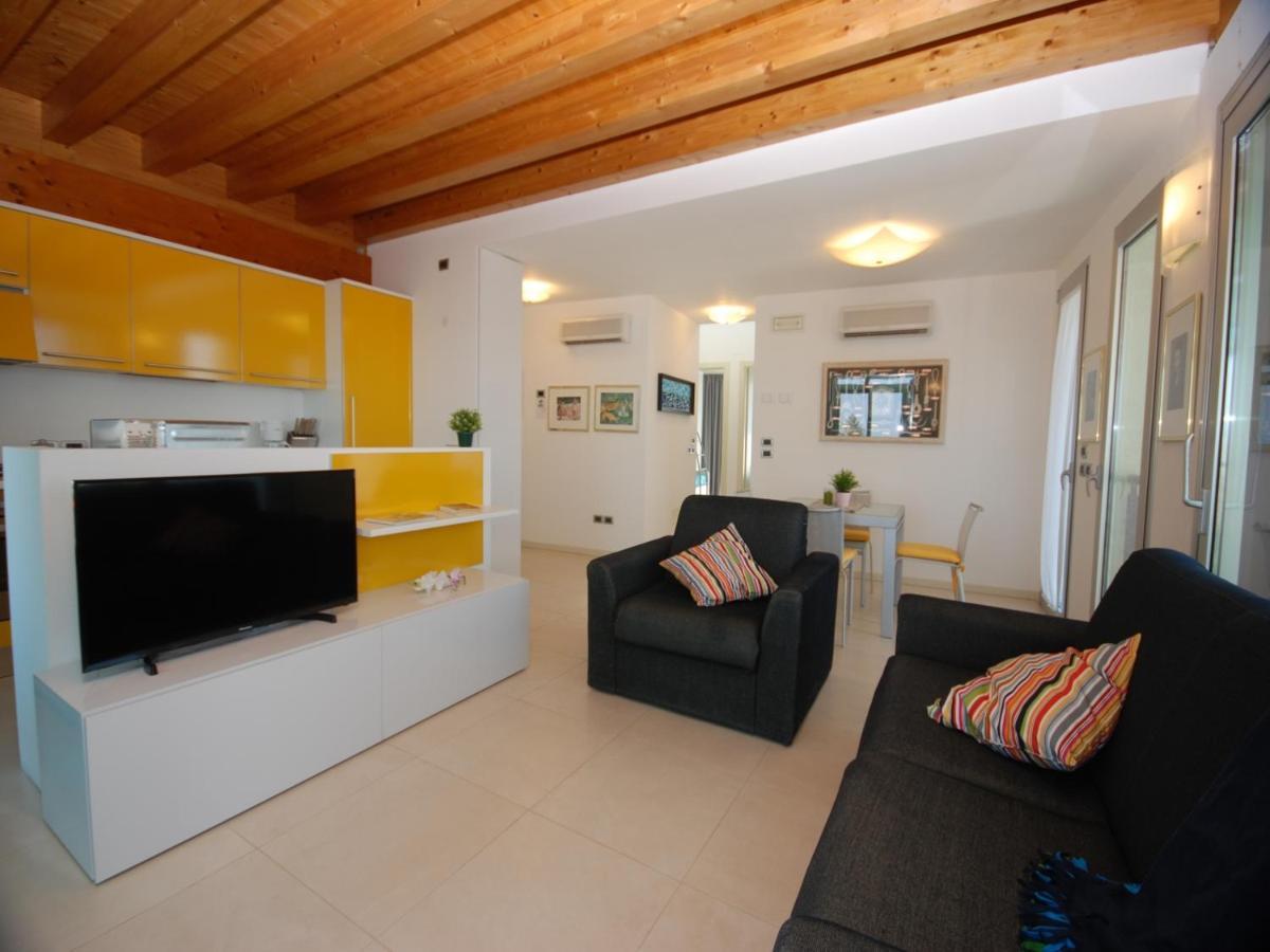 Residenza Ore Felici Lignano Sabbiadoro Exteriör bild