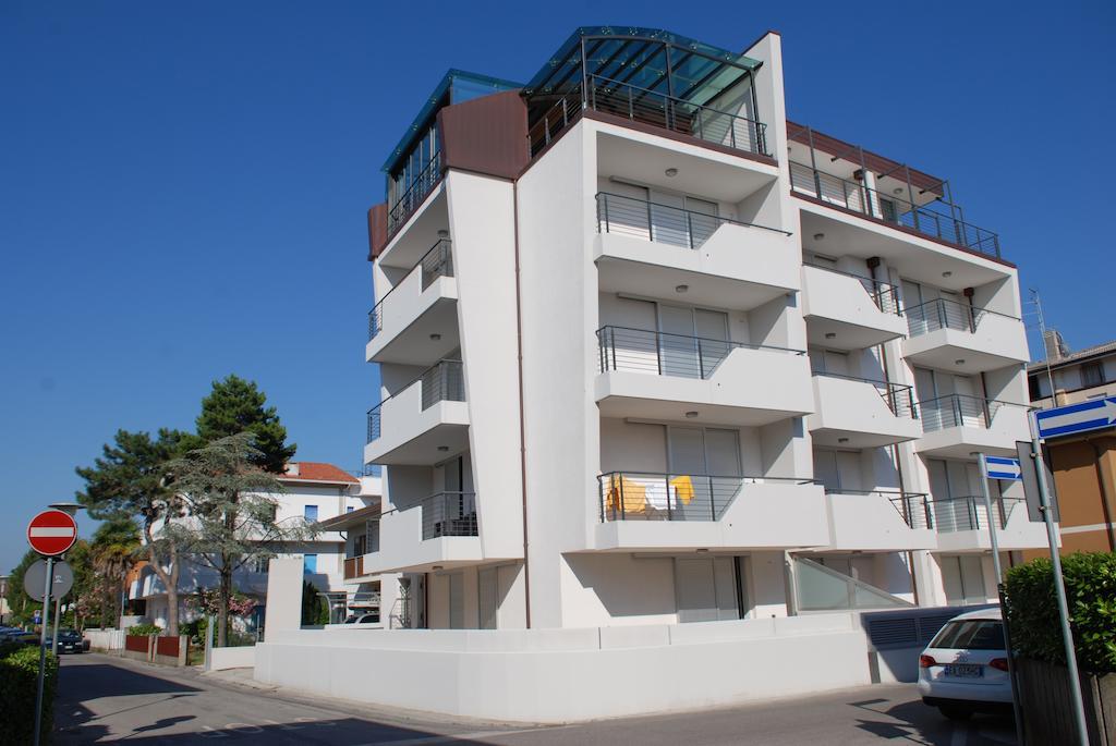 Residenza Ore Felici Lignano Sabbiadoro Exteriör bild